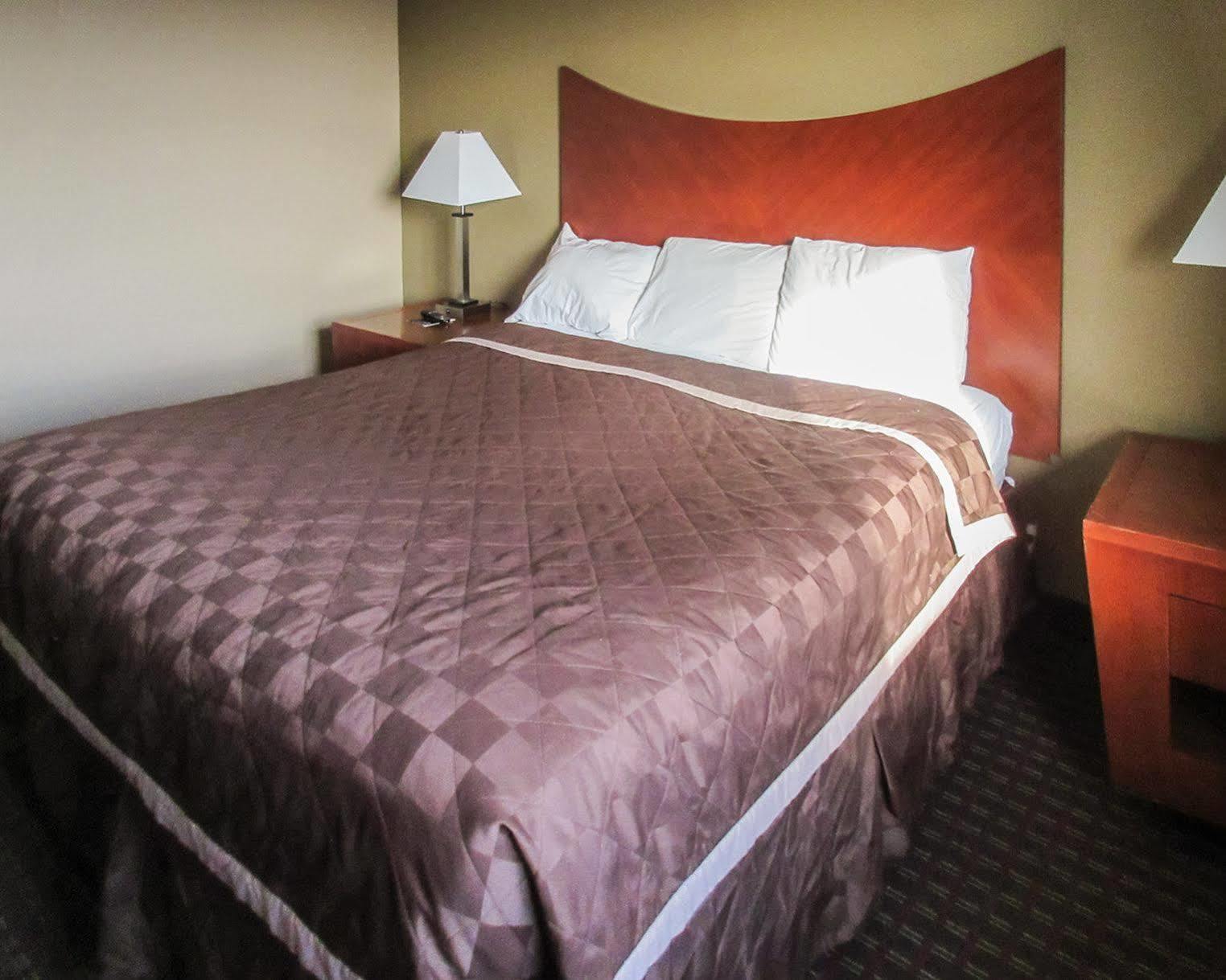 Dakota Pines Inn ラピッドシティ エクステリア 写真